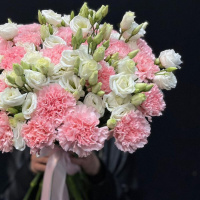 Букет_25 розовых гвоздик с эустомой Букет_25 розовых гвоздик с эустомой