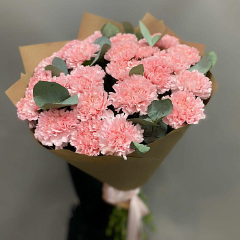 25 розовых гвоздик и эвкалипта 25 розовых гвоздик и эвкалипта