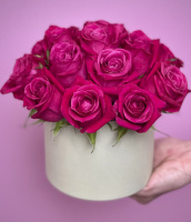 Букет_Малиновые розы в шляпной коробке Букет_Малиновые розы в шляпной коробке