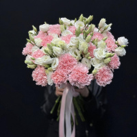 Букет_25 розовых гвоздик с эустомой Букет_25 розовых гвоздик с эустомой